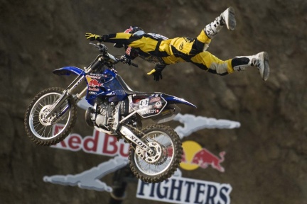 red_bull_xfighters_final_01